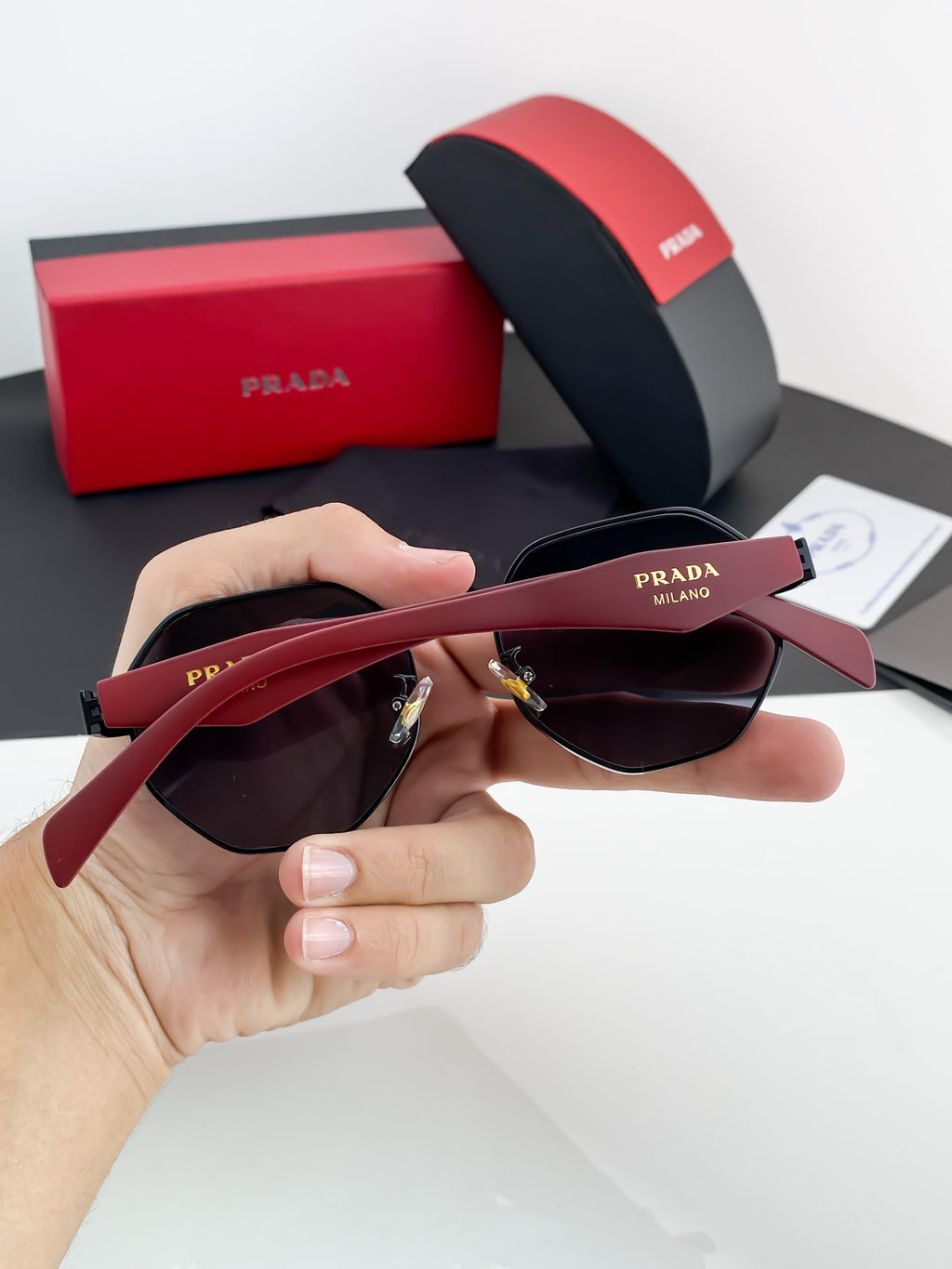 *PRA_DA RED&BLACK 97 B